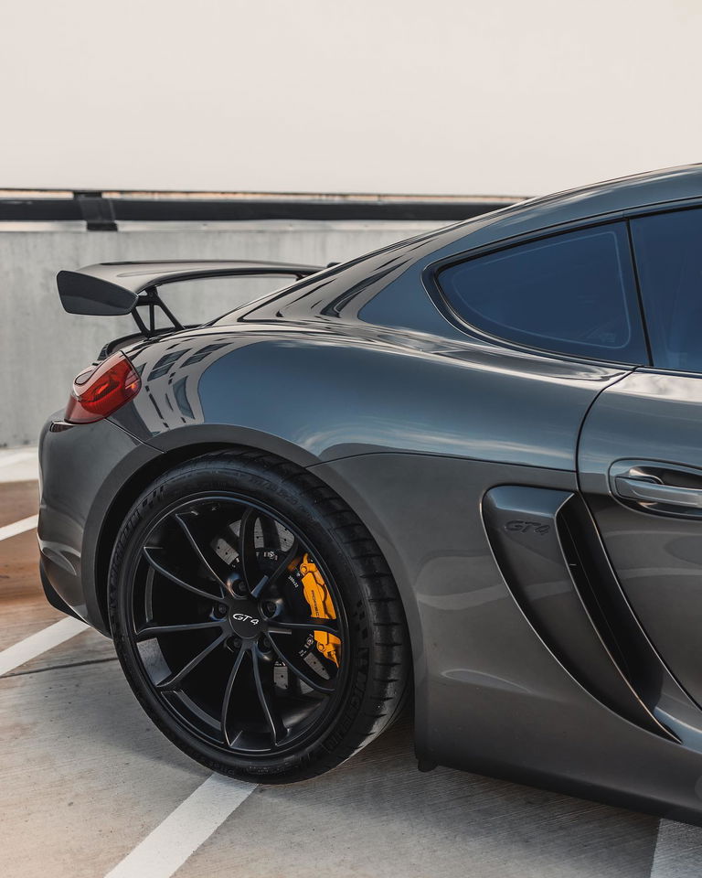 Porsche 981 Cayman GT4