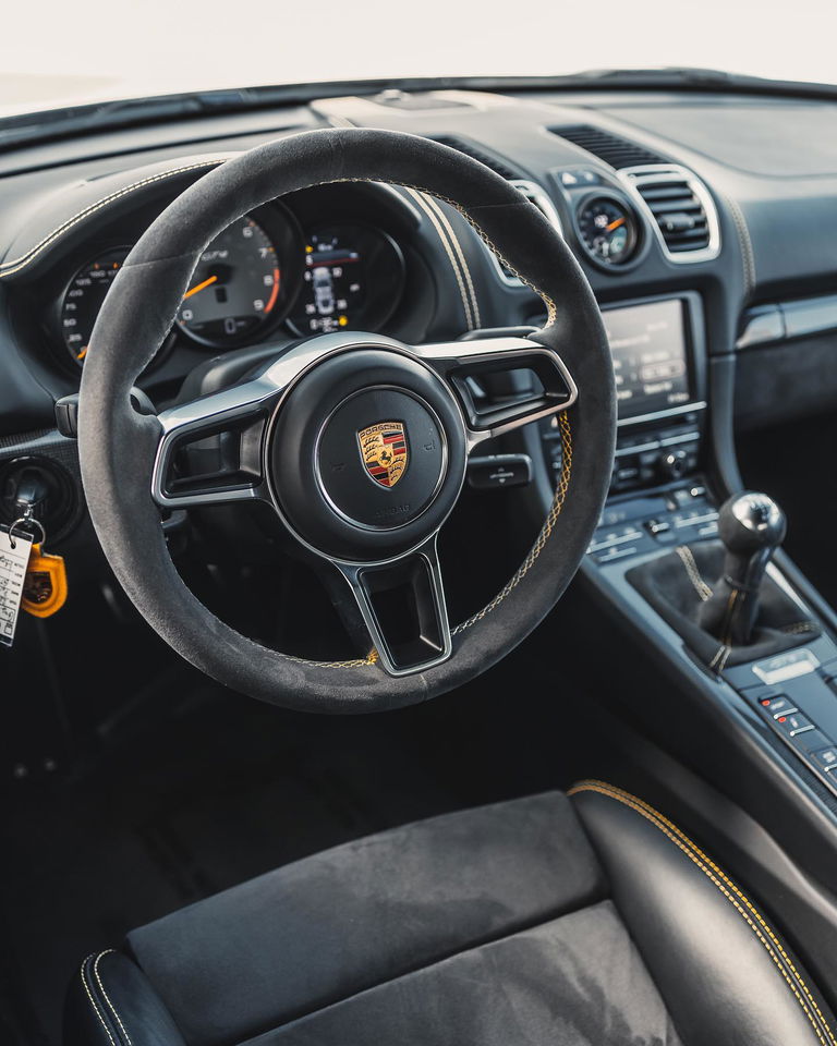 Porsche 981 Cayman GT4