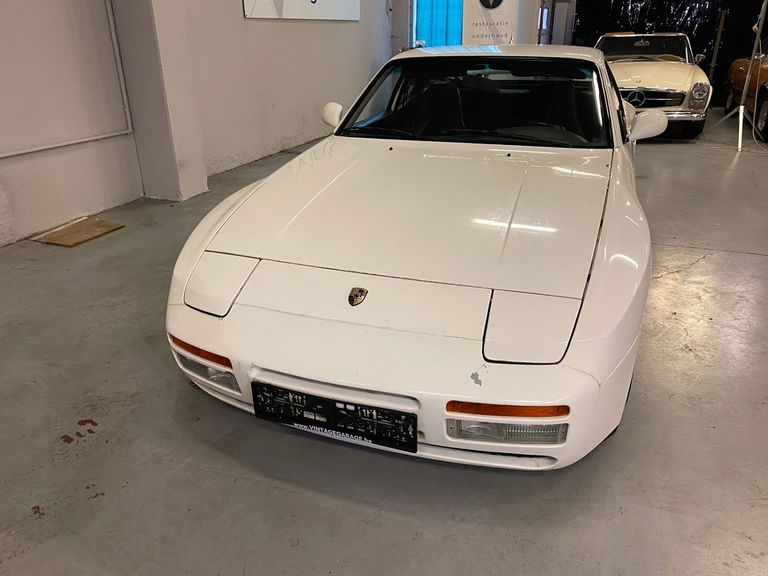Porsche 944 Coupé