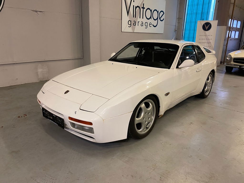 Porsche 944 Coupé
