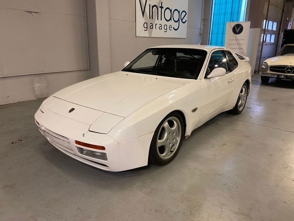 Porsche 944 Coupé