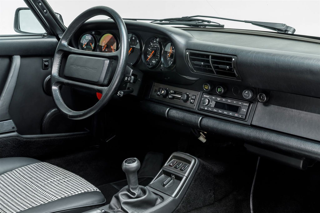 Porsche 964 Carrera 4