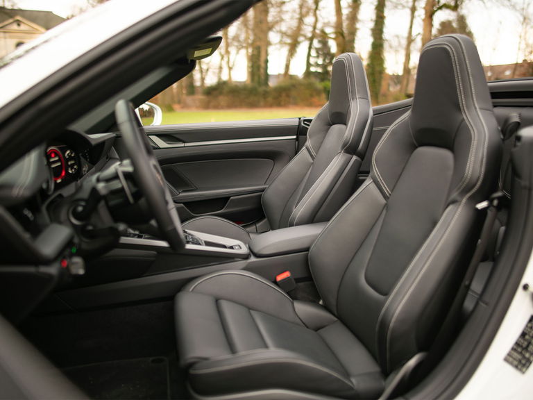 Porsche 992 Carrera 4S