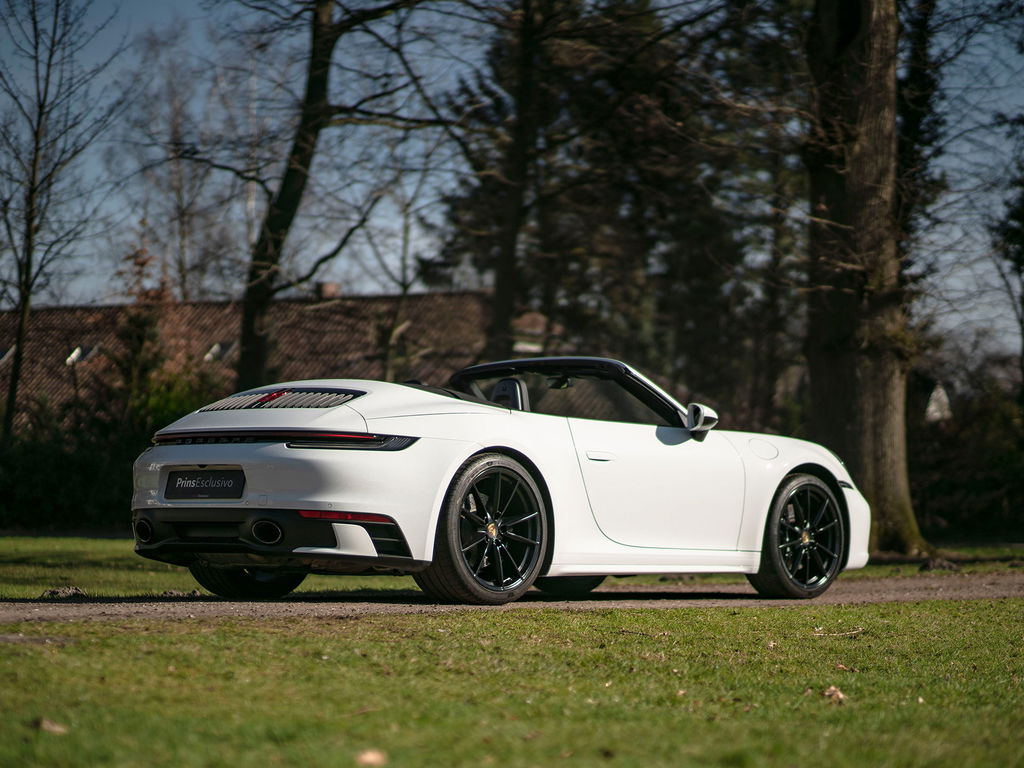 Porsche 992 Carrera 4S