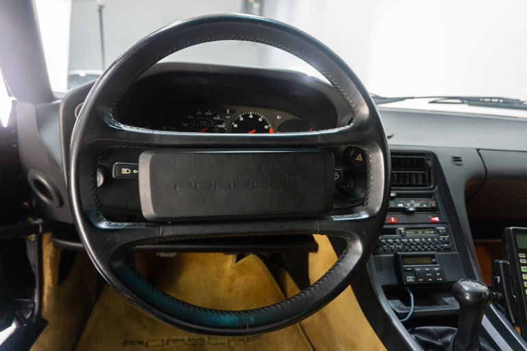 Porsche 928 S4