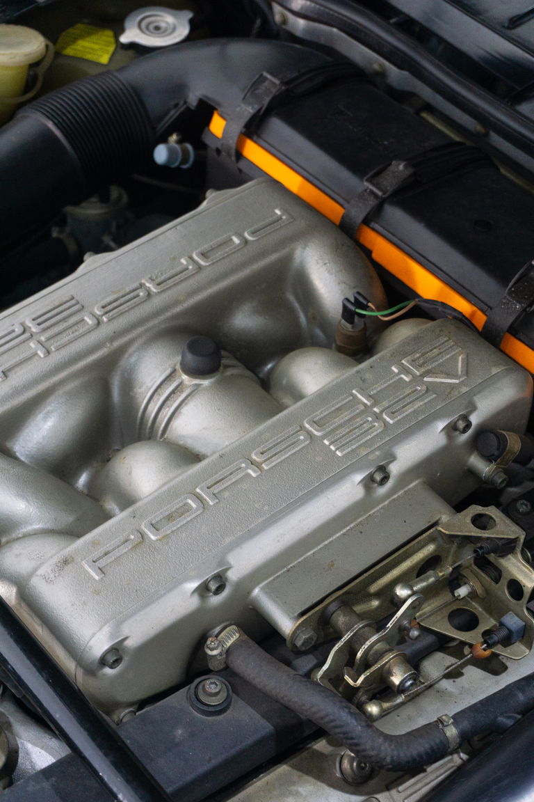 Porsche 928 S4