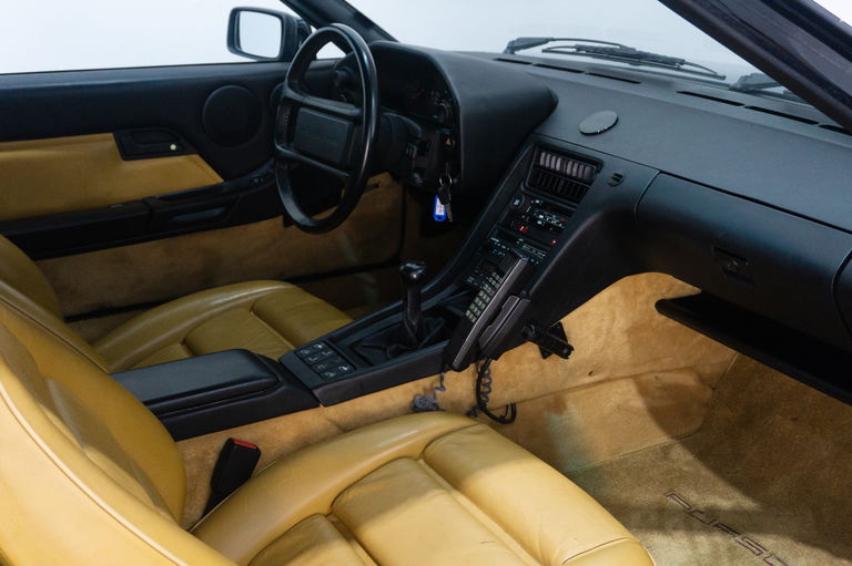 Porsche 928 S4