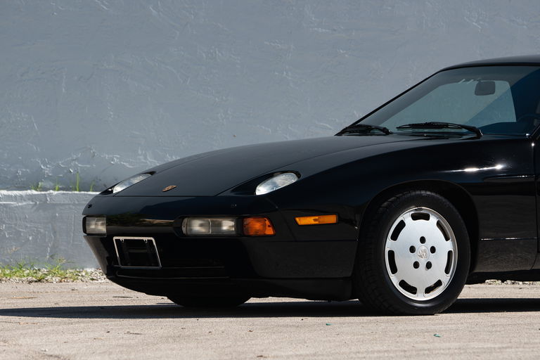 Porsche 928 S4