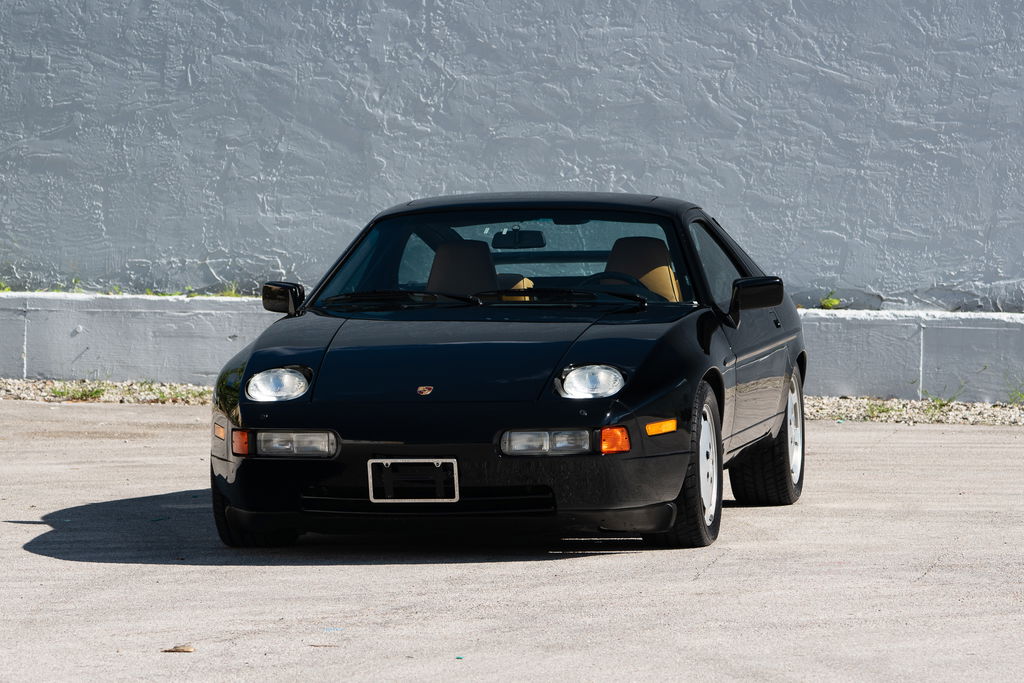Porsche 928 S4