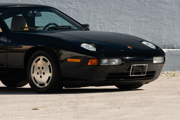 Porsche 928 S4