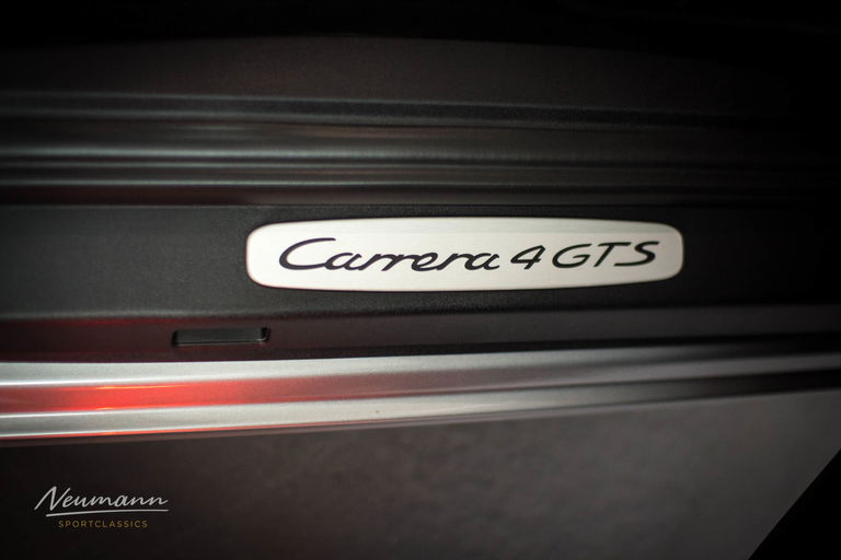 Porsche 991 Carrera 4 GTS