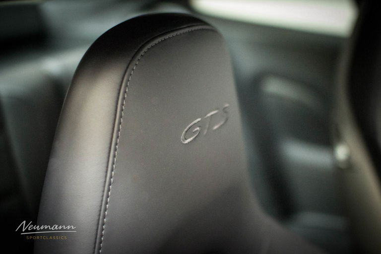 Porsche 991 Carrera 4 GTS