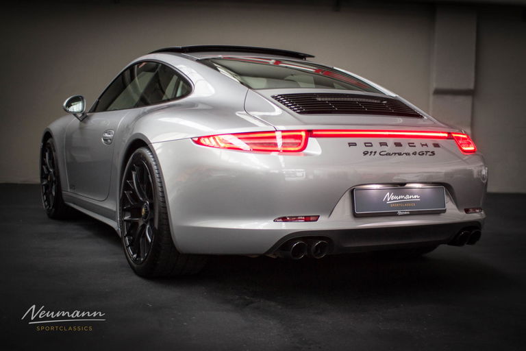 Porsche 991 Carrera 4 GTS
