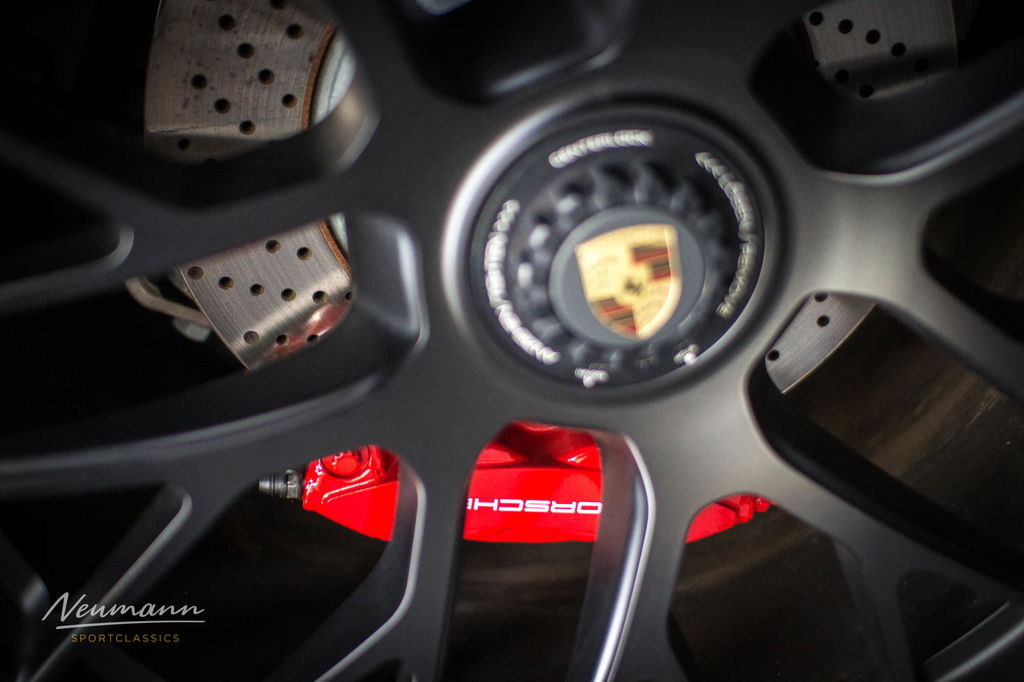 Porsche 991 Carrera 4 GTS