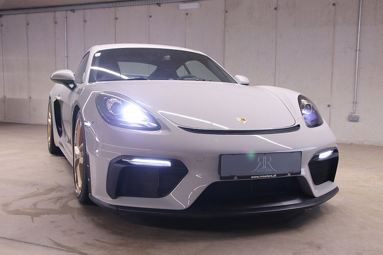 Porsche 718 Cayman GT4