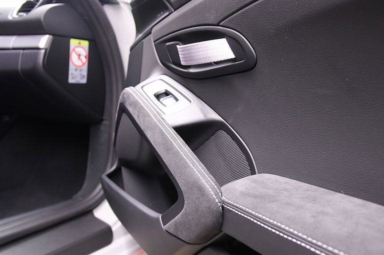 Porsche 718 Cayman GT4