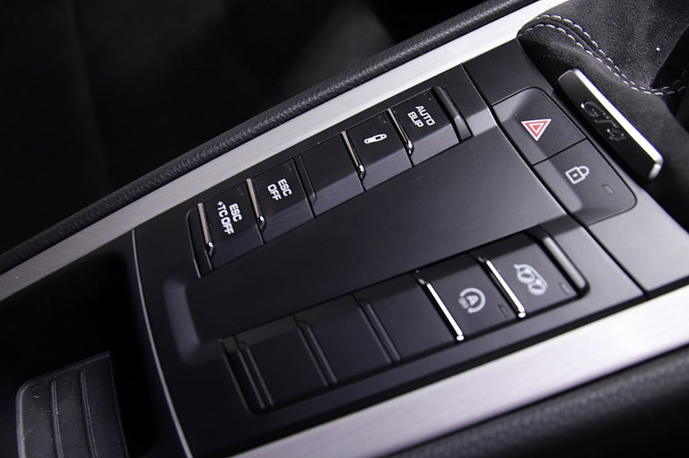 Porsche 718 Cayman GT4