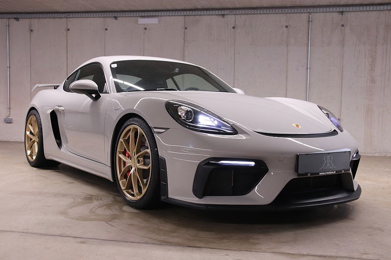 Porsche 718 Cayman GT4