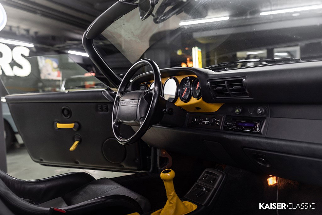 Porsche 964 Carrera 2 Speedster