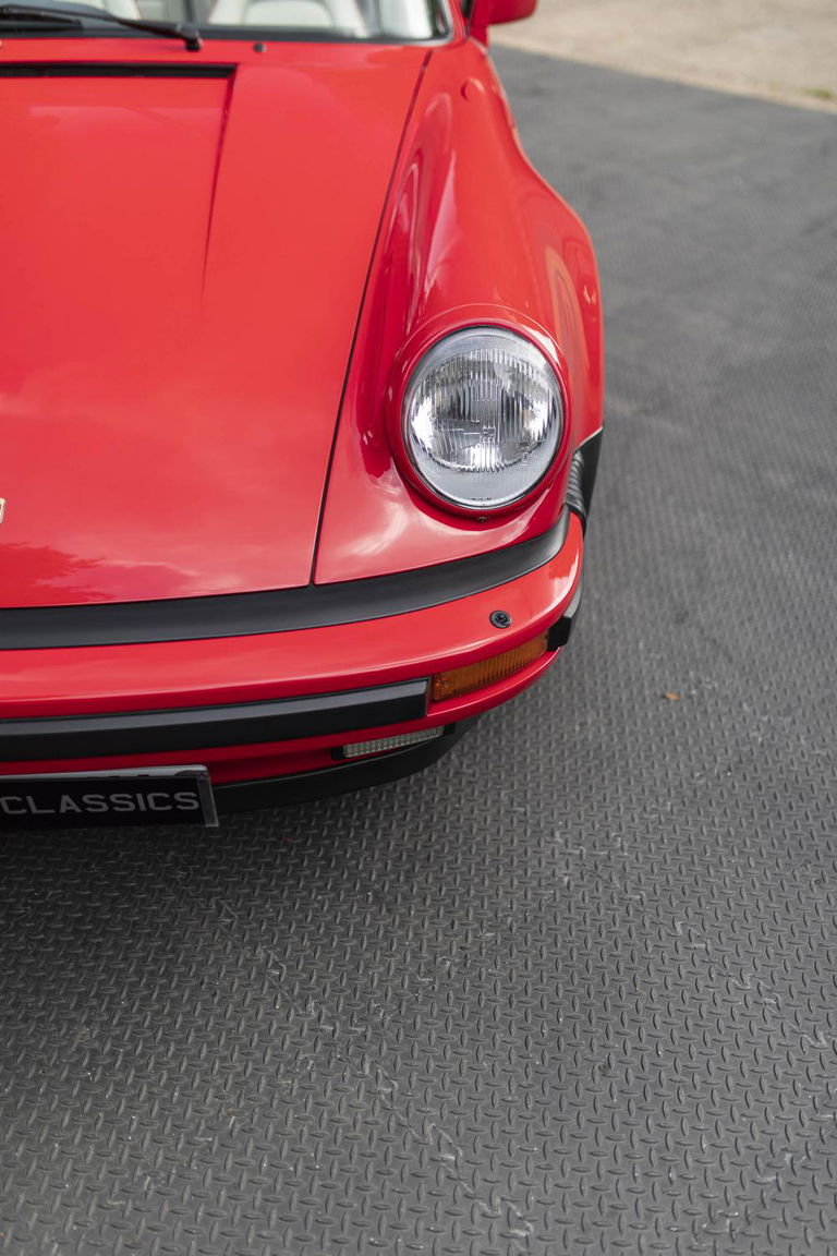 Porsche 911 Carrera 3.2