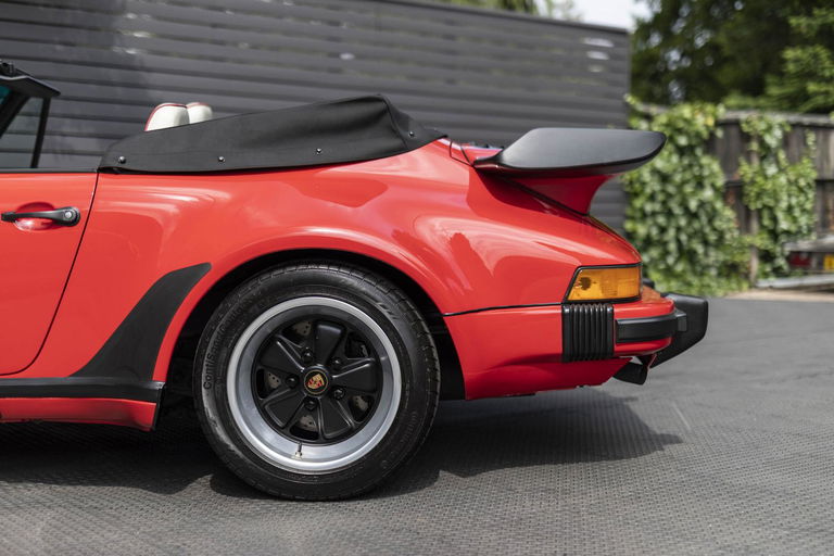 Porsche 911 Carrera 3.2