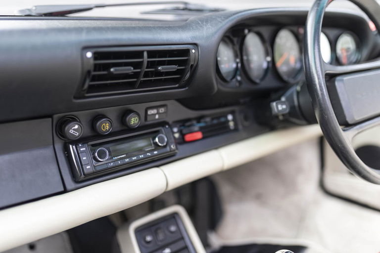 Porsche 911 Carrera 3.2