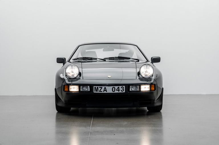 Porsche 928 S