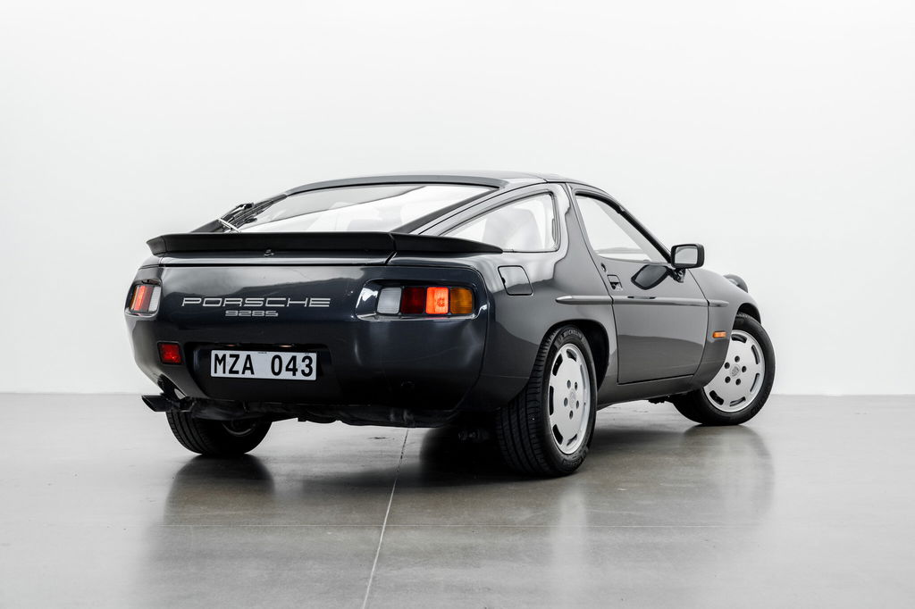 Porsche 928 S