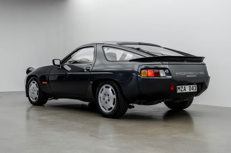 Porsche 928 S