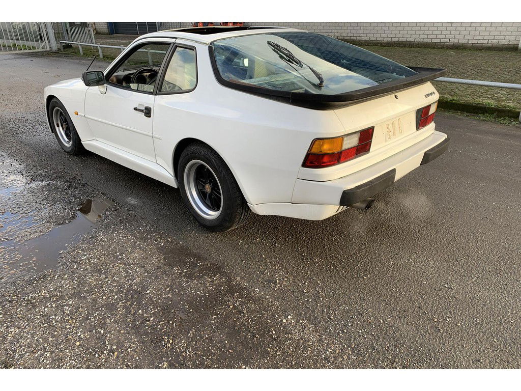 Porsche 944 Coupé