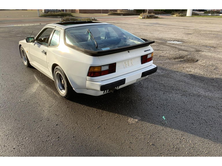 Porsche 944 Coupé