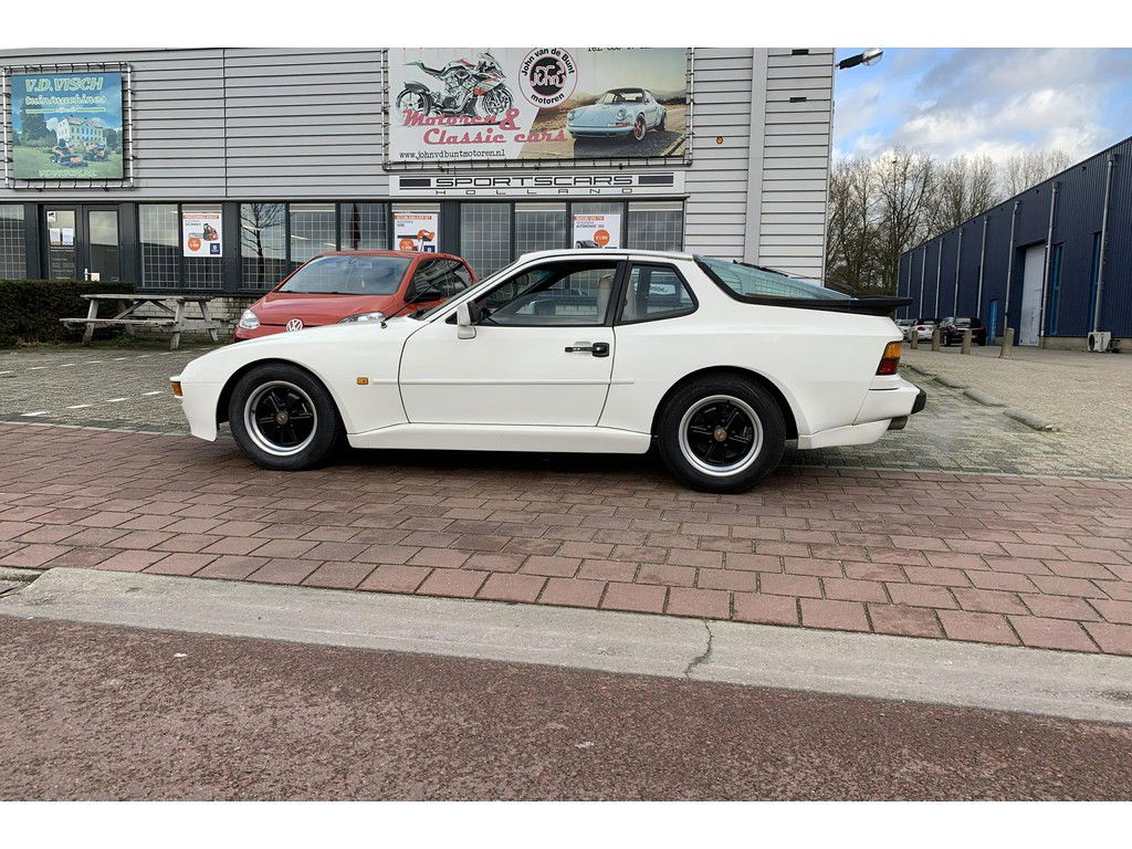 Porsche 944 Coupé