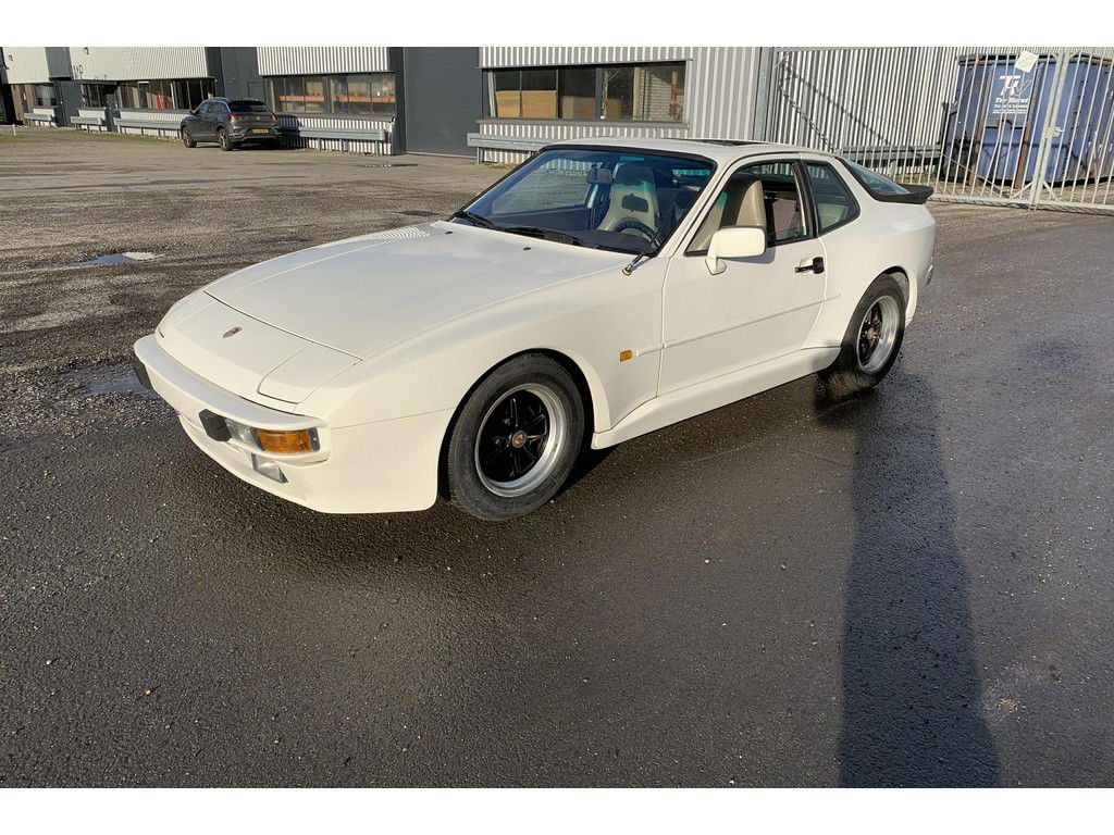 Porsche 944 Coupé