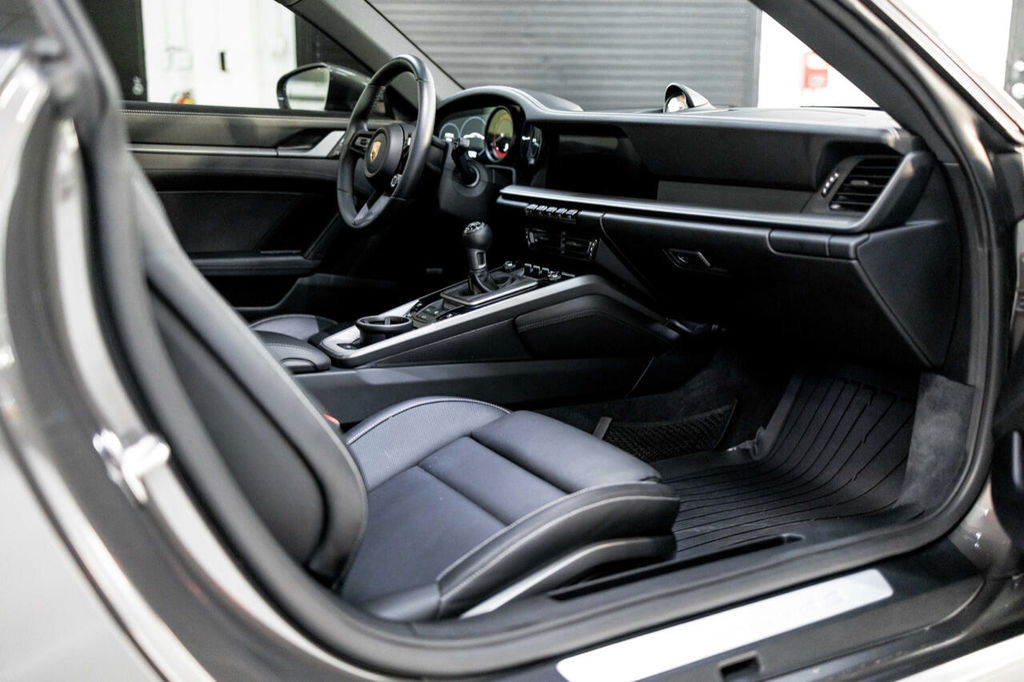 Porsche 992 Carrera 4S