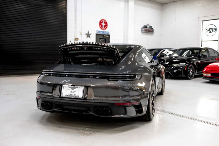 Porsche 992 Carrera 4S