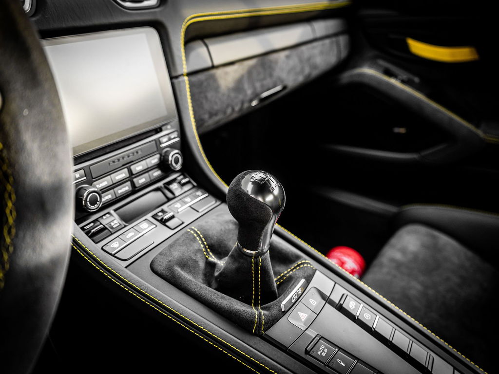 Porsche 718 Cayman GT4