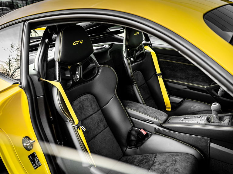 Porsche 718 Cayman GT4