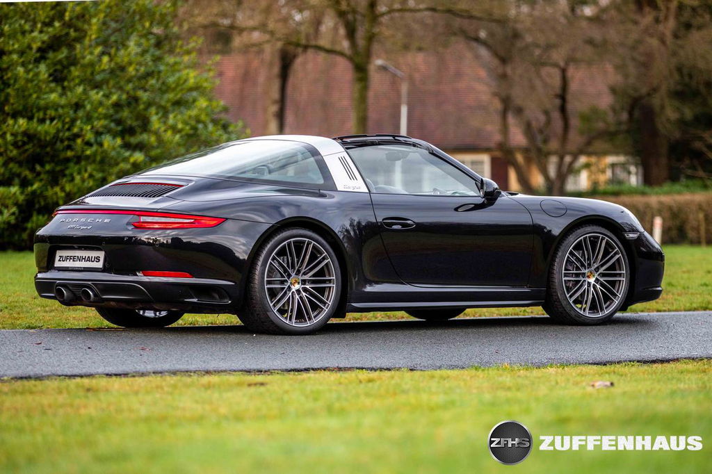 2016 Porsche 911 (991.2) Targa 4 in Deep Black Metallic for sale!