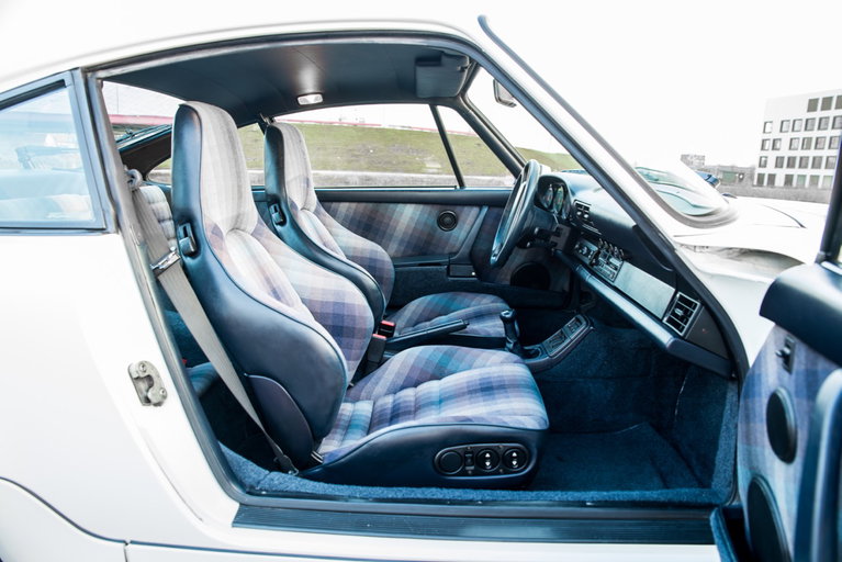 Porsche 964 Carrera 4