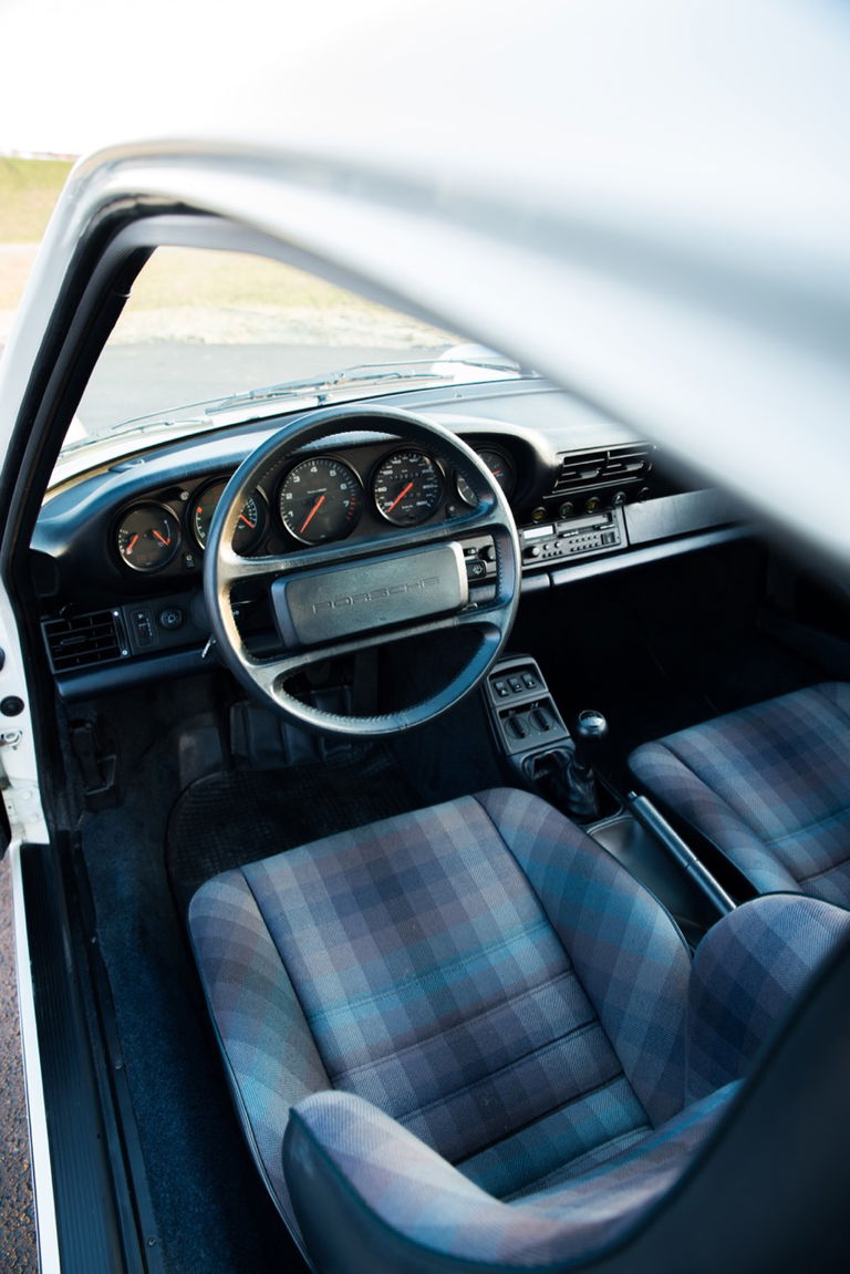 Porsche 964 Carrera 4