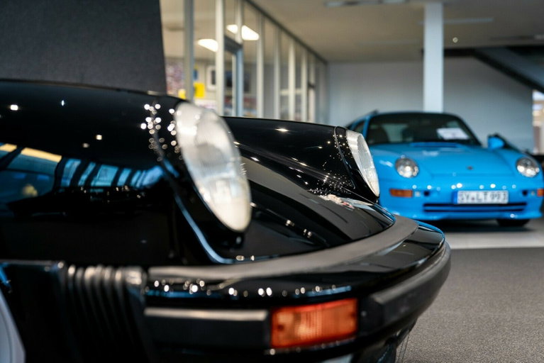 Porsche 911 Carrera 3.2 (US)