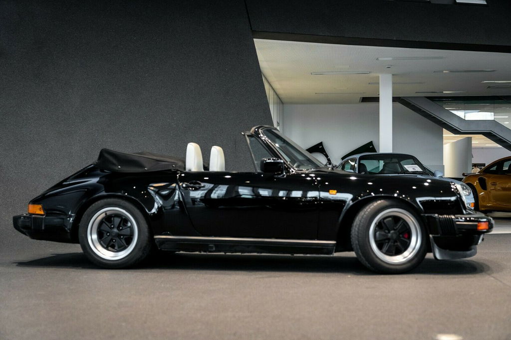 Porsche 911 Carrera 3.2 (US)