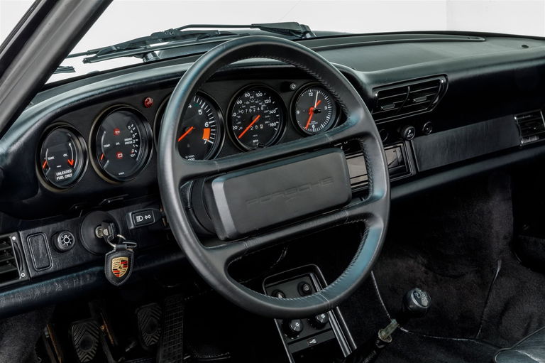 Porsche 911 Carrera 3.2 (US)