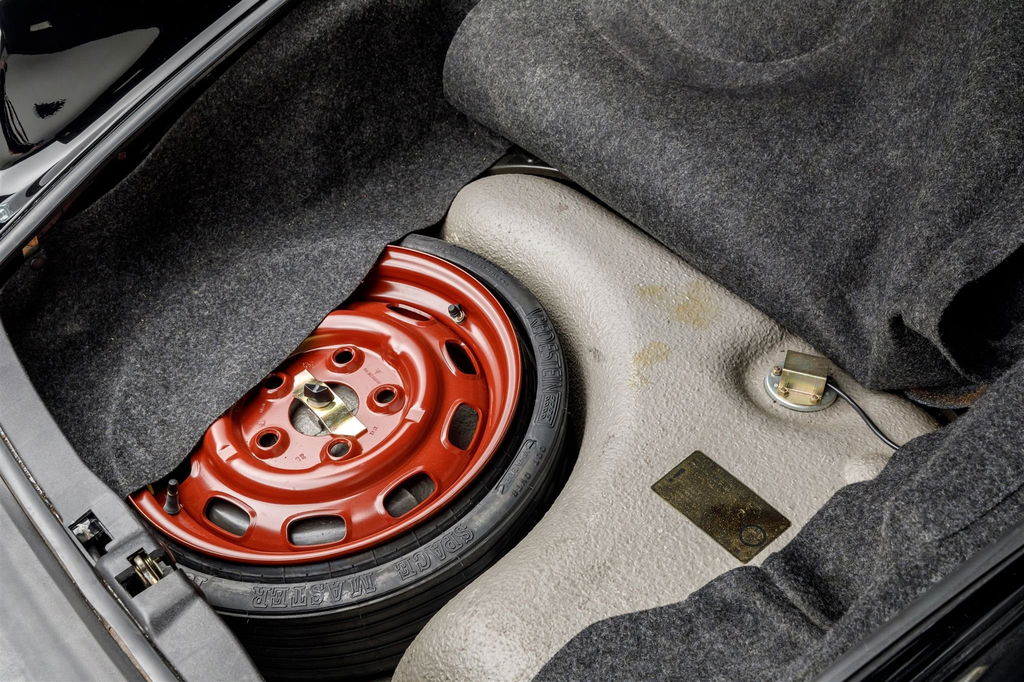 Porsche 911 Carrera 3.2 (US)