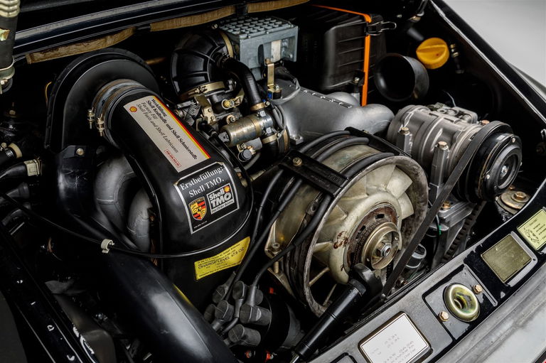 Porsche 911 Carrera 3.2 (US)