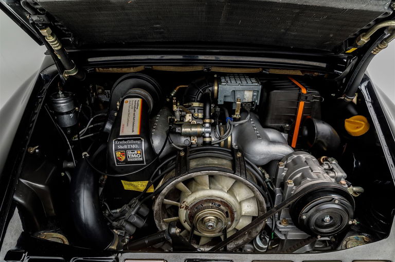 Porsche 911 Carrera 3.2 (US)