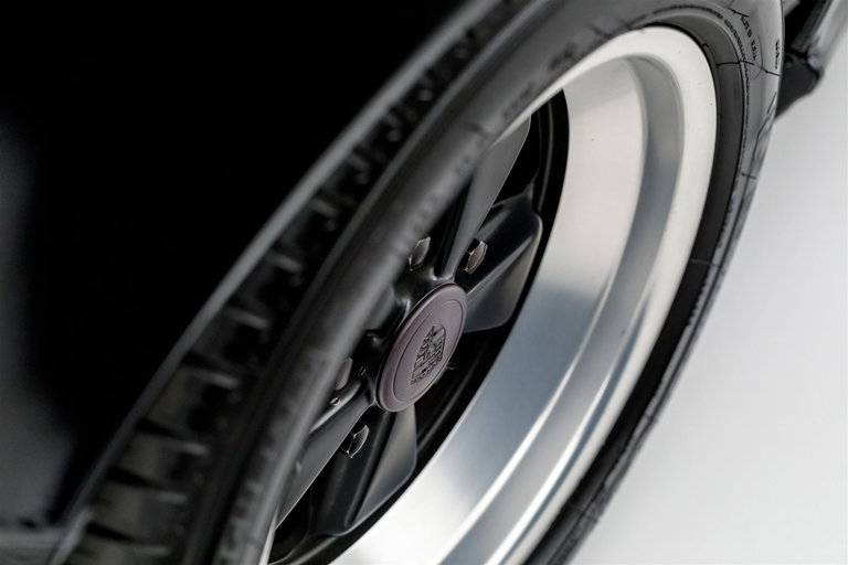 Porsche 911 Carrera 3.2 (US)