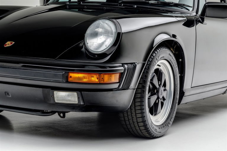 Porsche 911 Carrera 3.2 (US)