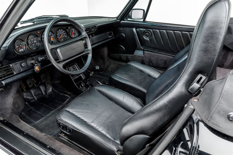 Porsche 911 Carrera 3.2 (US)