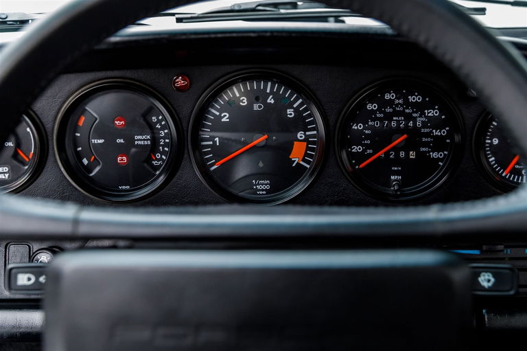 Porsche 911 Carrera 3.2 (US)